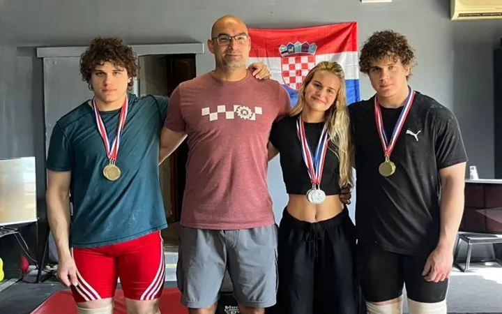 Mladi dizači Metalca na Juniorskom prvenstvu Hrvatske u Zadru, lipanj 2026.